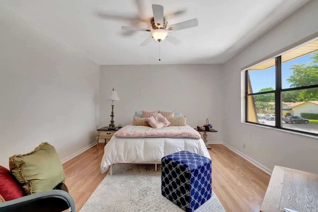 For Sale: $315,000 (2 beds, 2 baths, 1384 Square Feet)