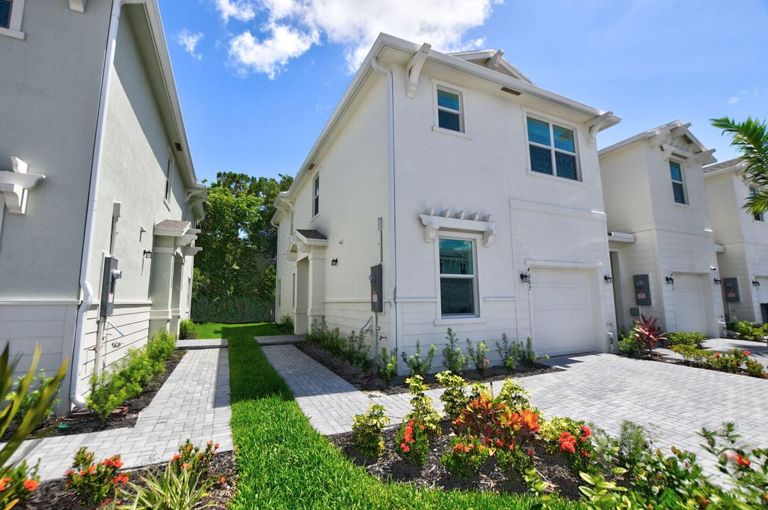 For Sale: $519,000 (3 beds, 2 baths, 1635 Square Feet)