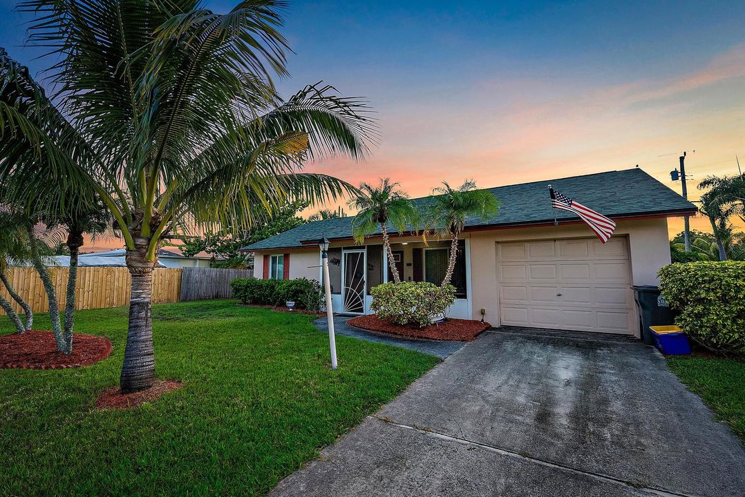 For Sale: $530,000 (3 beds, 2 baths, 1152 Square Feet)