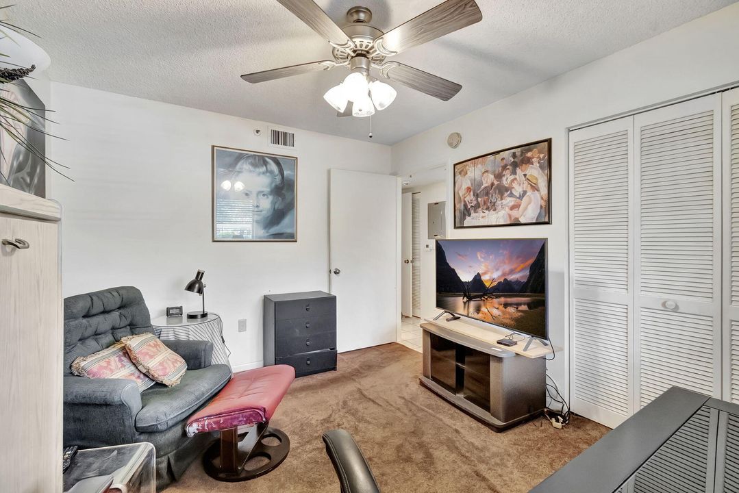 For Sale: $265,000 (2 beds, 2 baths, 1500 Square Feet)