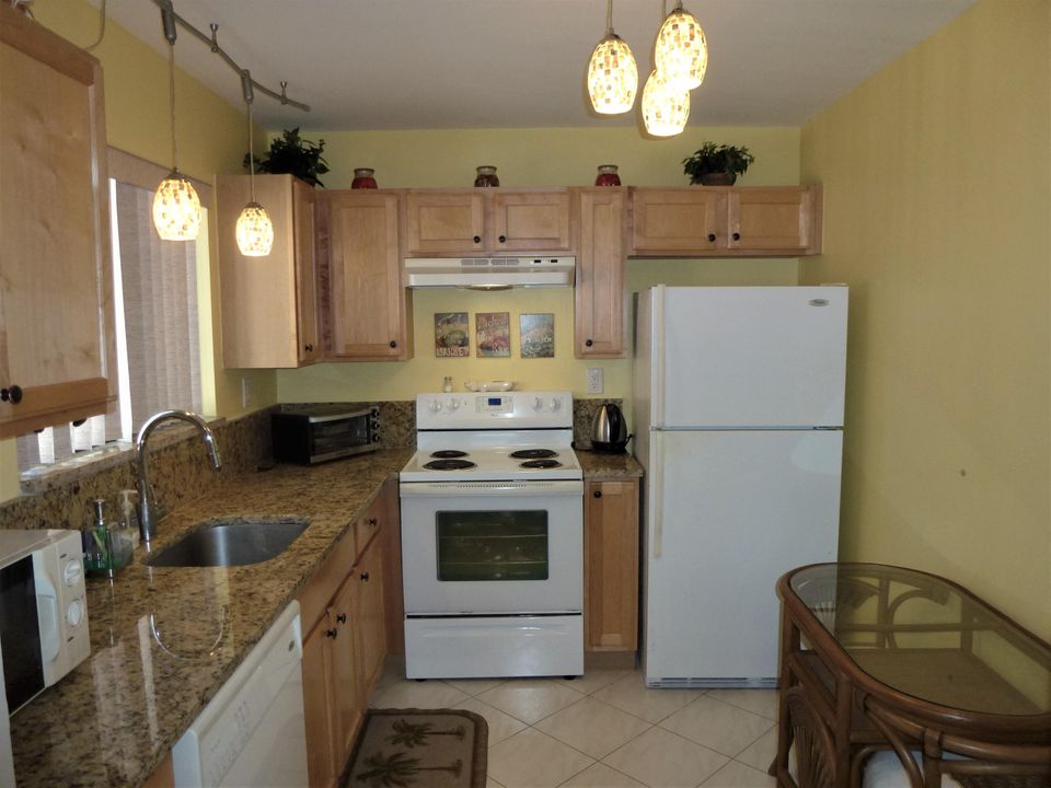 For Rent: $3,550 (2 beds, 2 baths, 1100 Square Feet)