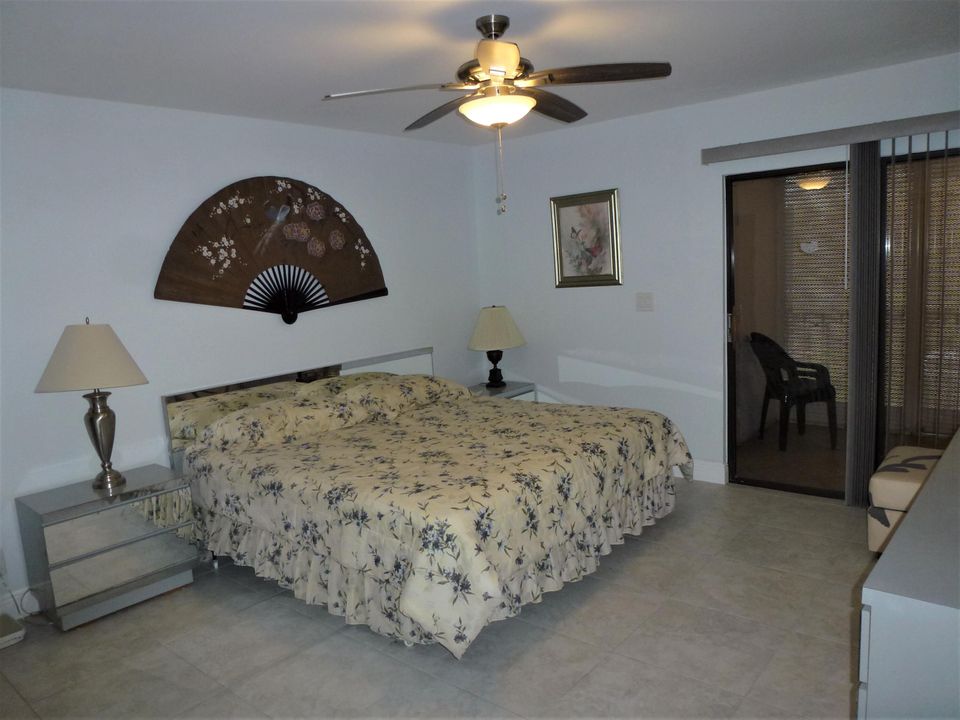 For Rent: $3,550 (2 beds, 2 baths, 1100 Square Feet)