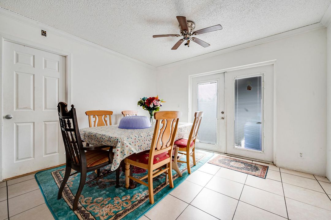 Active With Contract: $399,900 (3 beds, 2 baths, 1599 Square Feet)