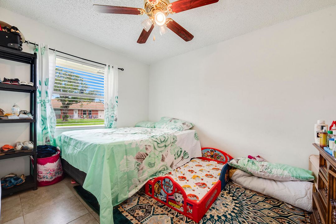 Active With Contract: $399,900 (3 beds, 2 baths, 1599 Square Feet)