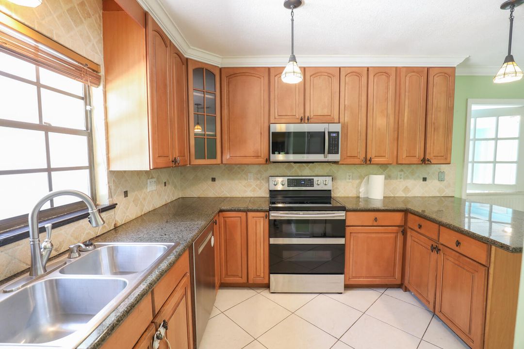 For Sale: $459,000 (4 beds, 2 baths, 2412 Square Feet)