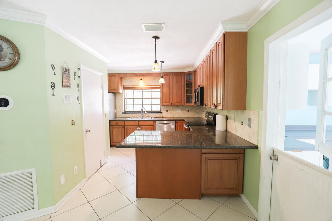 For Sale: $459,000 (4 beds, 2 baths, 2412 Square Feet)