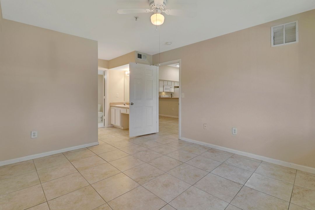 Active With Contract: $210,000 (2 beds, 2 baths, 1033 Square Feet)