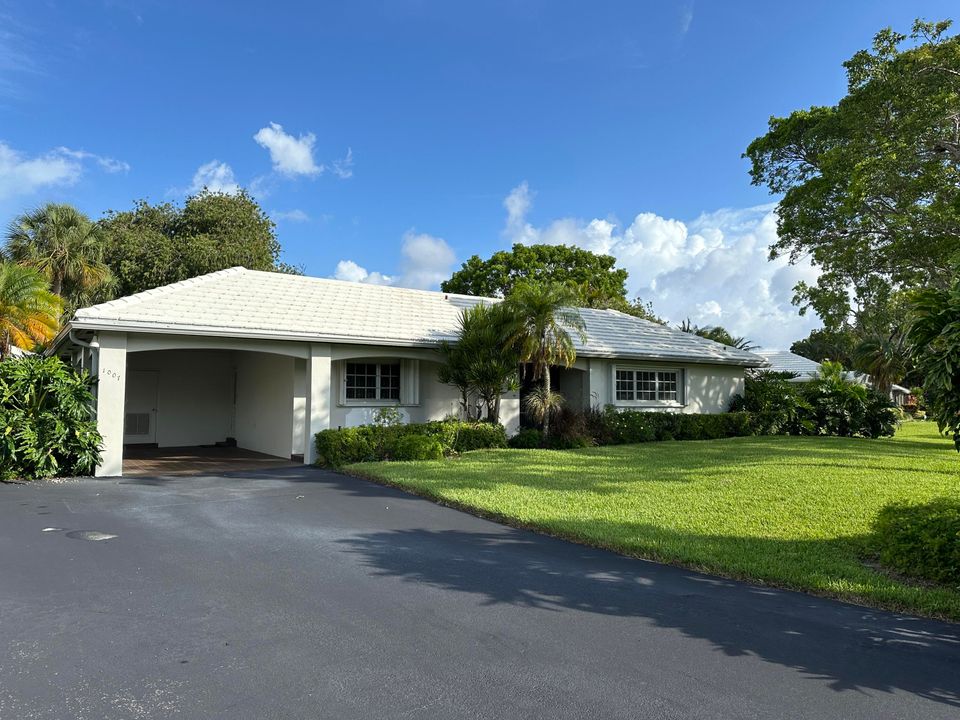 For Sale: $495,000 (3 beds, 3 baths, 2480 Square Feet)