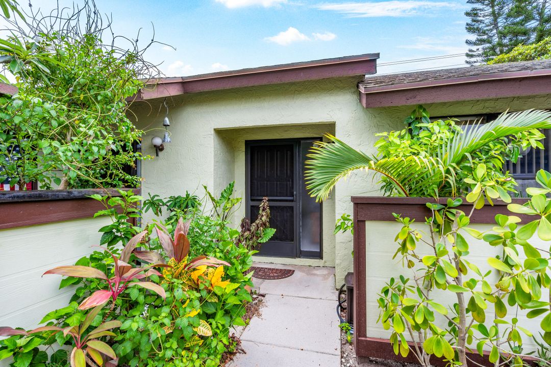 For Sale: $287,900 (3 beds, 2 baths, 1298 Square Feet)