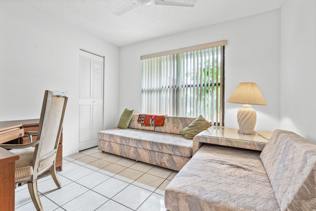 For Sale: $287,900 (3 beds, 2 baths, 1298 Square Feet)