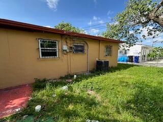 En Venta: $375,000 (3 camas, 1 baños, 908 Pies cuadrados)