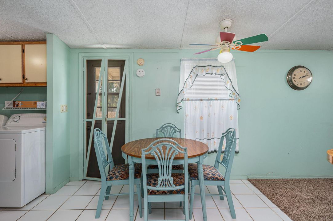 For Sale: $154,900 (2 beds, 2 baths, 924 Square Feet)