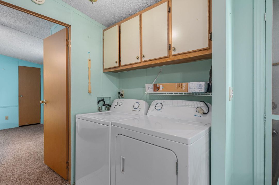 For Sale: $154,900 (2 beds, 2 baths, 924 Square Feet)