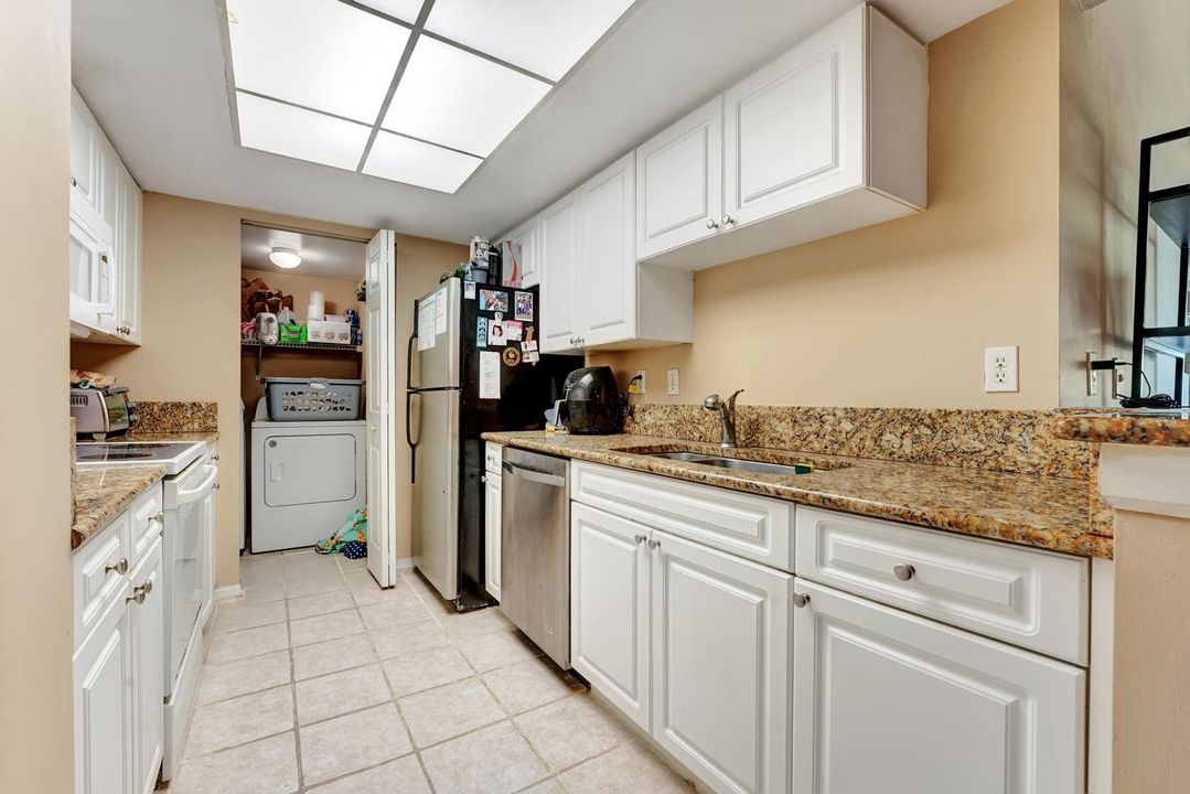 For Sale: $334,500 (3 beds, 2 baths, 1173 Square Feet)