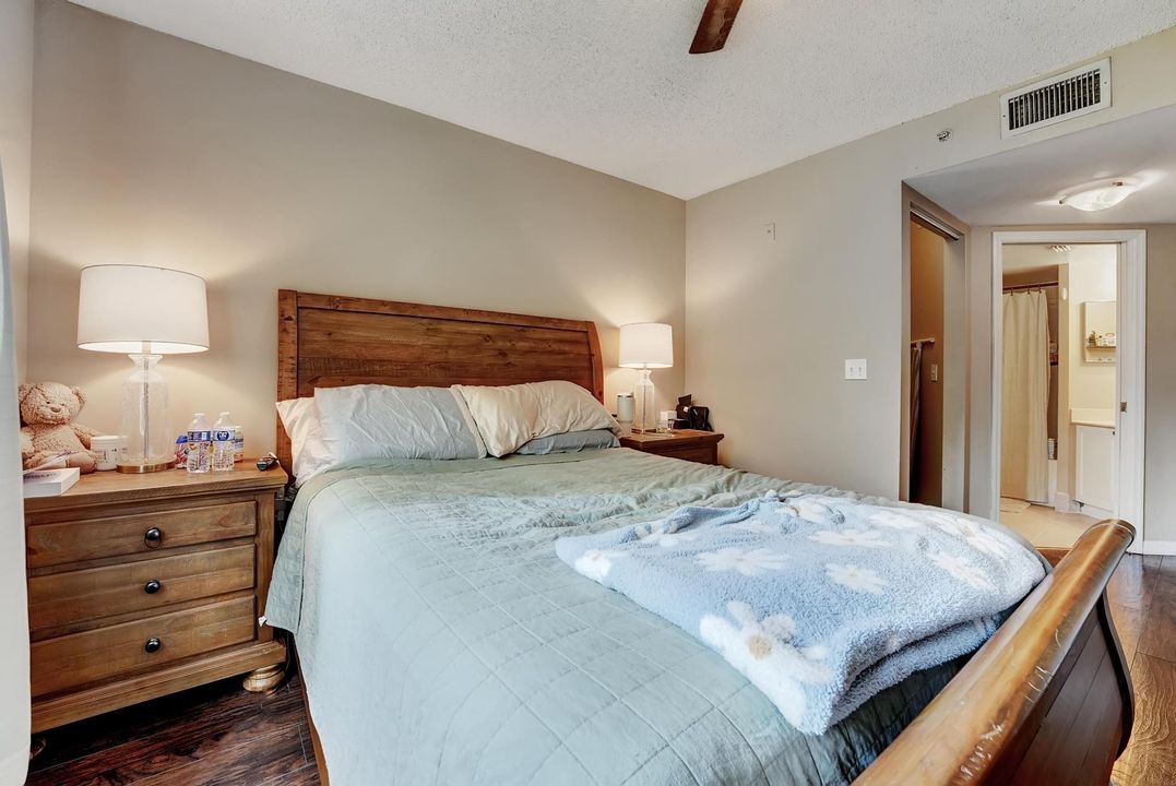 For Sale: $334,500 (3 beds, 2 baths, 1173 Square Feet)