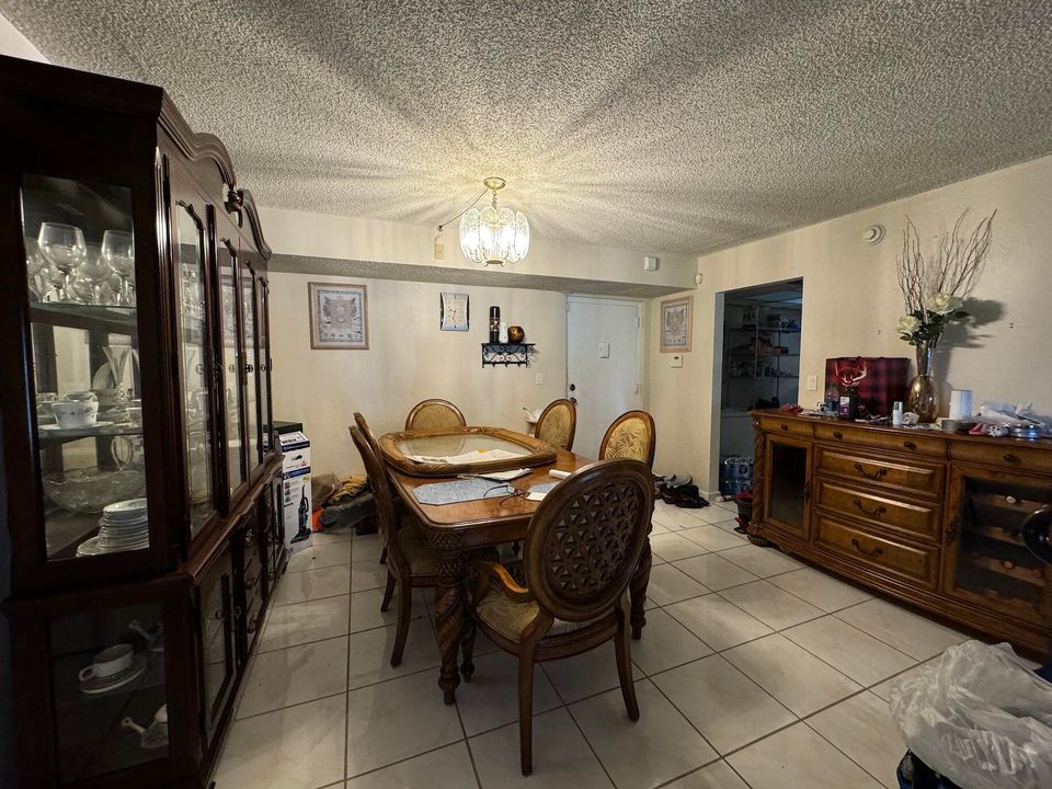 En Venta: $180,000 (2 camas, 2 baños, 1060 Pies cuadrados)