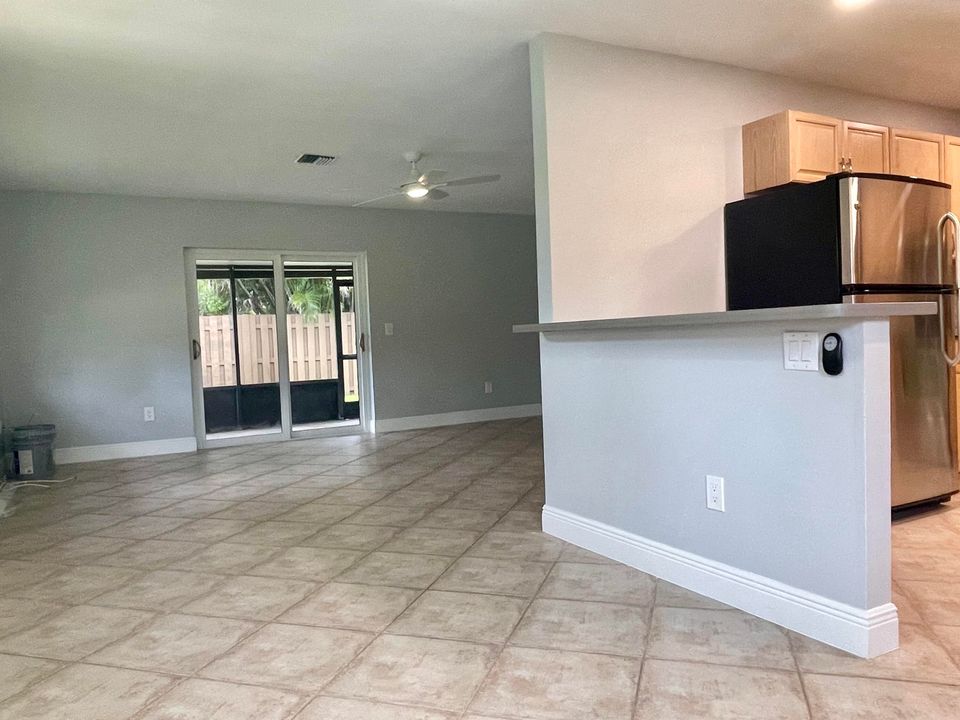 For Rent: $3,650 (3 beds, 3 baths, 1475 Square Feet)