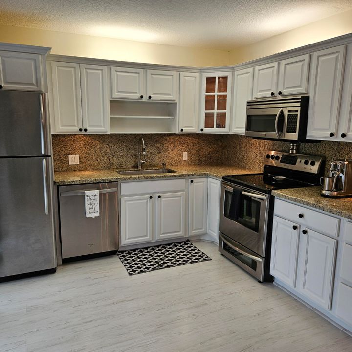 For Sale: $359,900 (2 beds, 2 baths, 1288 Square Feet)