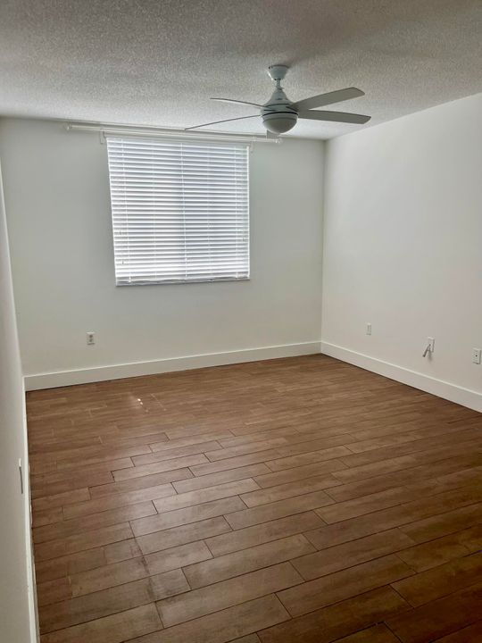 For Rent: $2,750 (3 beds, 2 baths, 1058 Square Feet)