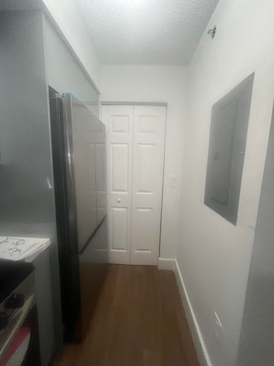 For Rent: $2,750 (3 beds, 2 baths, 1058 Square Feet)