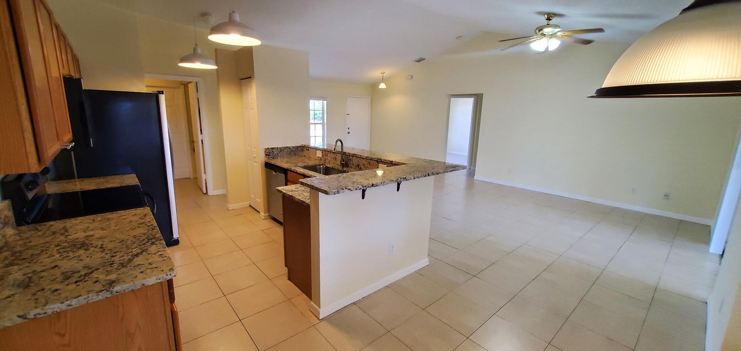 For Sale: $375,000 (3 beds, 2 baths, 1426 Square Feet)