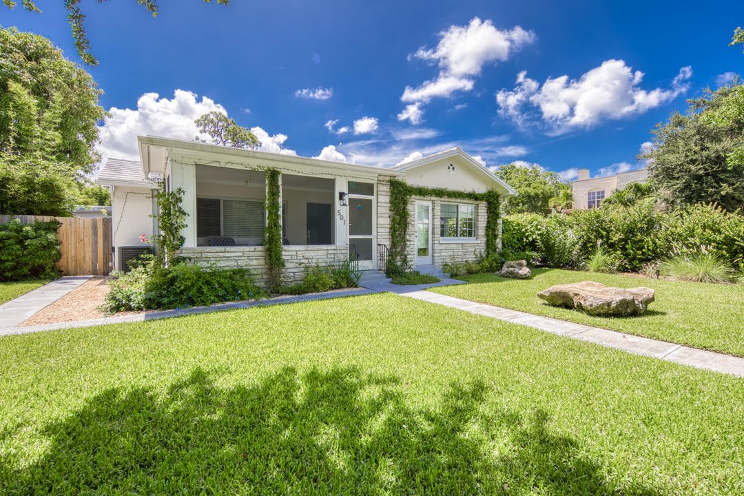 For Sale: $1,150,000 (3 beds, 2 baths, 1655 Square Feet)