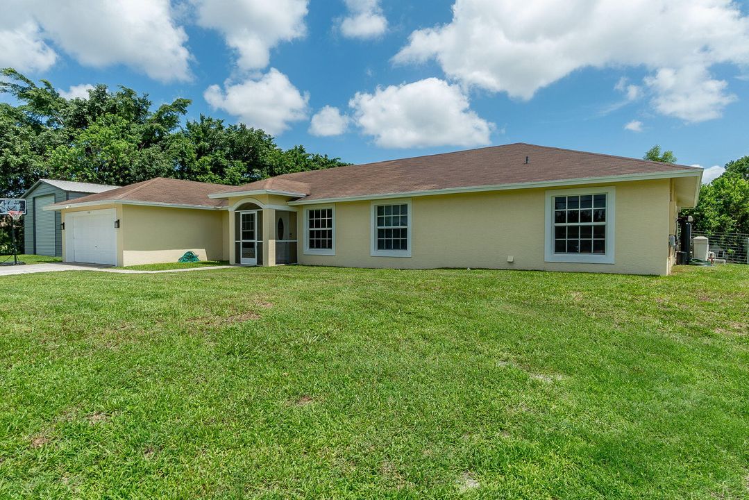 For Sale: $849,999 (5 beds, 2 baths, 2346 Square Feet)