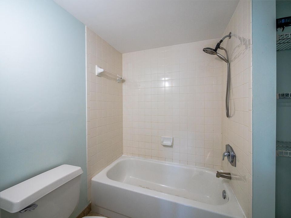 For Rent: $2,800 (2 beds, 2 baths, 1206 Square Feet)