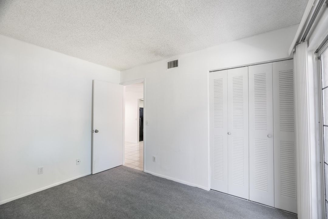 For Sale: $185,000 (2 beds, 2 baths, 874 Square Feet)