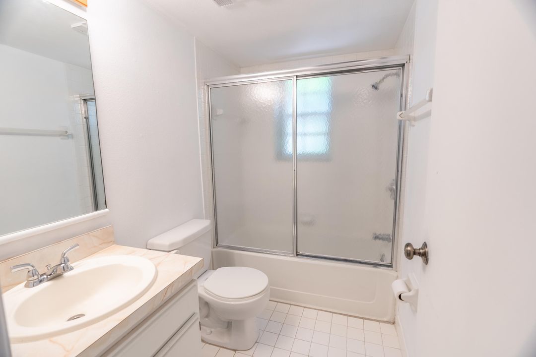 For Sale: $185,000 (2 beds, 2 baths, 874 Square Feet)