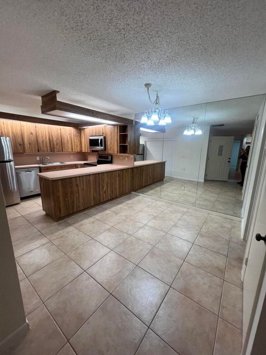 For Rent: $2,800 (2 beds, 2 baths, 1596 Square Feet)