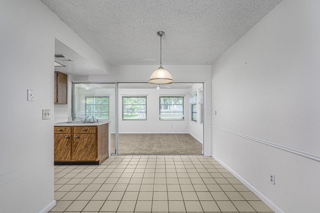 For Sale: $285,000 (2 beds, 2 baths, 1026 Square Feet)