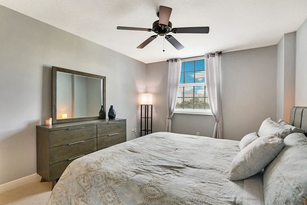 Active With Contract: $3,400 (2 beds, 2 baths, 1149 Square Feet)