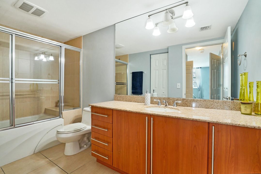 Active With Contract: $3,400 (2 beds, 2 baths, 1149 Square Feet)