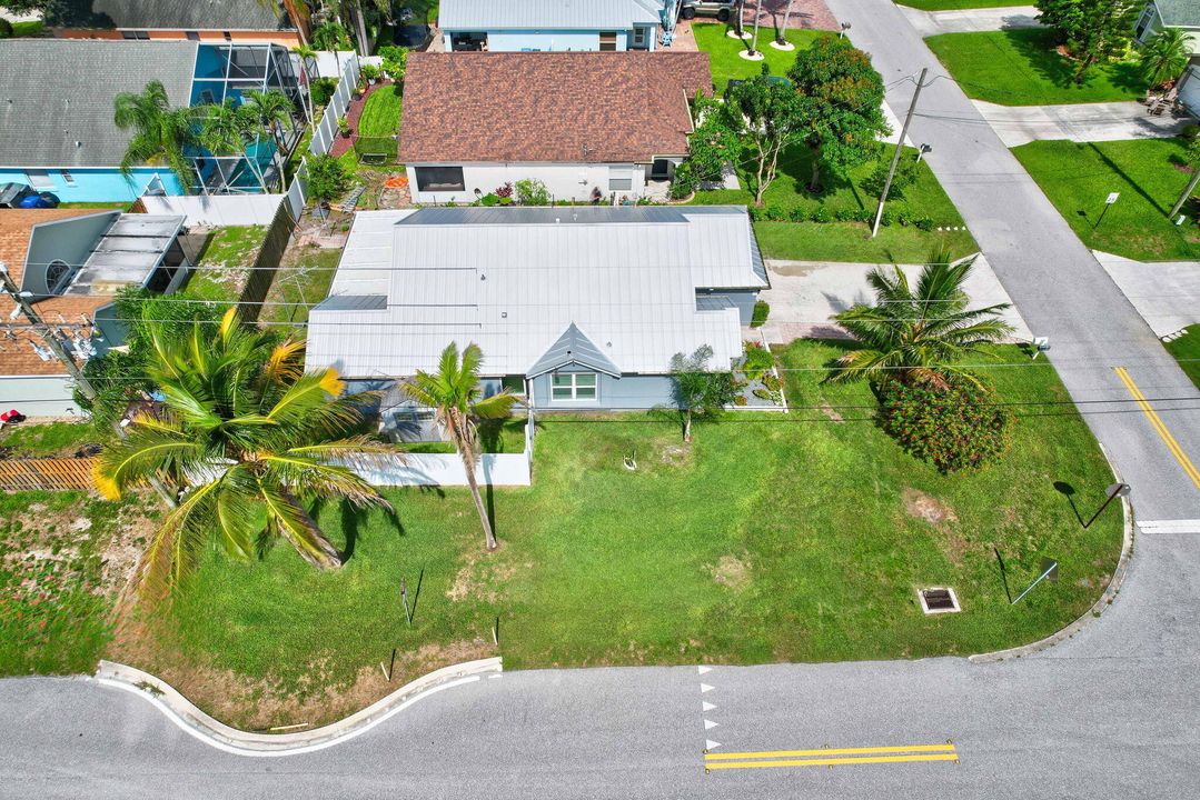 For Sale: $650,000 (3 beds, 2 baths, 1347 Square Feet)