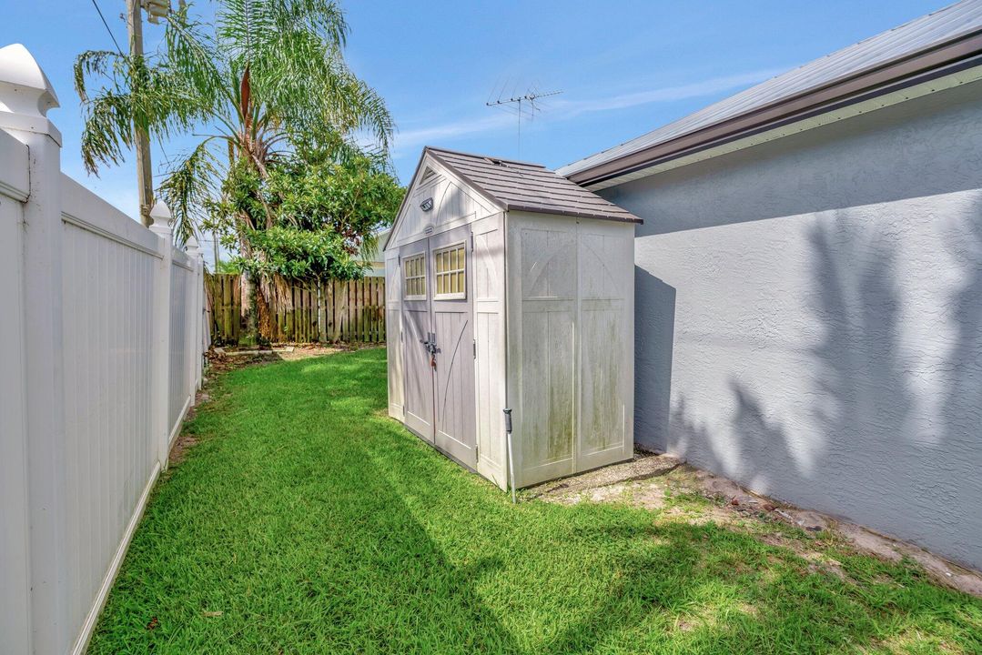 For Sale: $650,000 (3 beds, 2 baths, 1347 Square Feet)