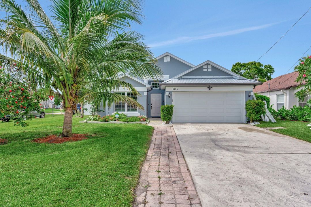 For Sale: $650,000 (3 beds, 2 baths, 1347 Square Feet)