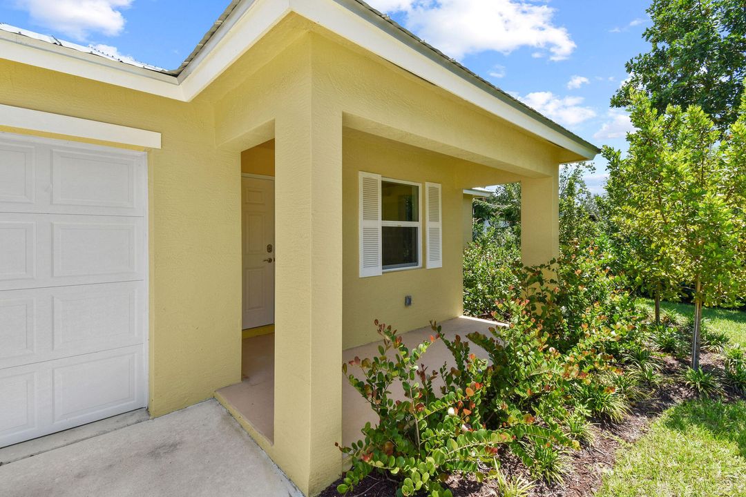 For Sale: $410,000 (3 beds, 2 baths, 1224 Square Feet)