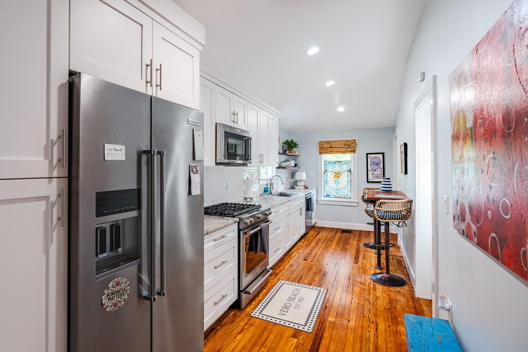 For Sale: $685,000 (3 beds, 1 baths, 2000 Square Feet)