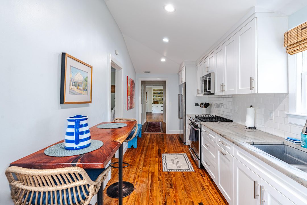 For Sale: $685,000 (3 beds, 1 baths, 2000 Square Feet)