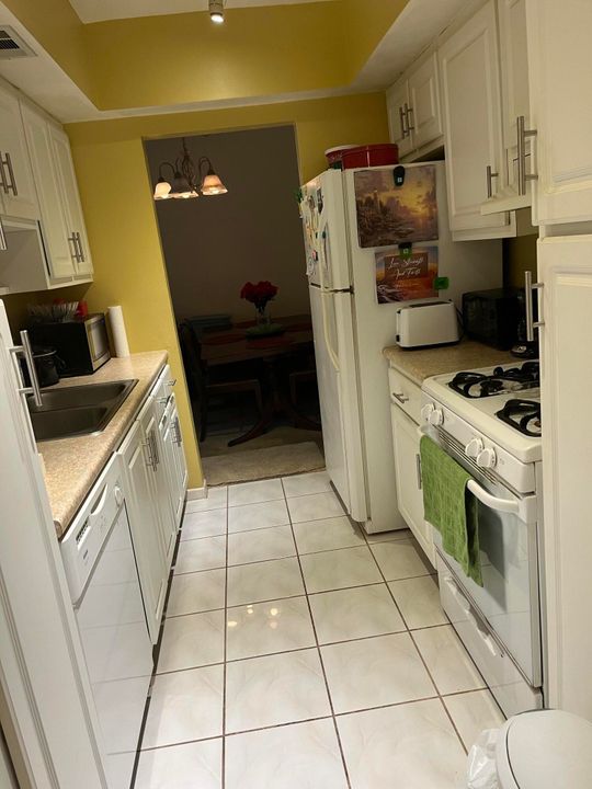 For Rent: $2,100 (1 beds, 1 baths, 673 Square Feet)