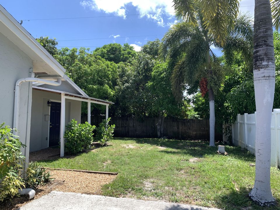 Active With Contract: $420,000 (3 beds, 2 baths, 1516 Square Feet)