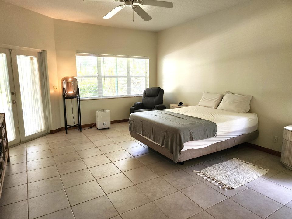 For Rent: $4,100 (3 beds, 2 baths, 2653 Square Feet)