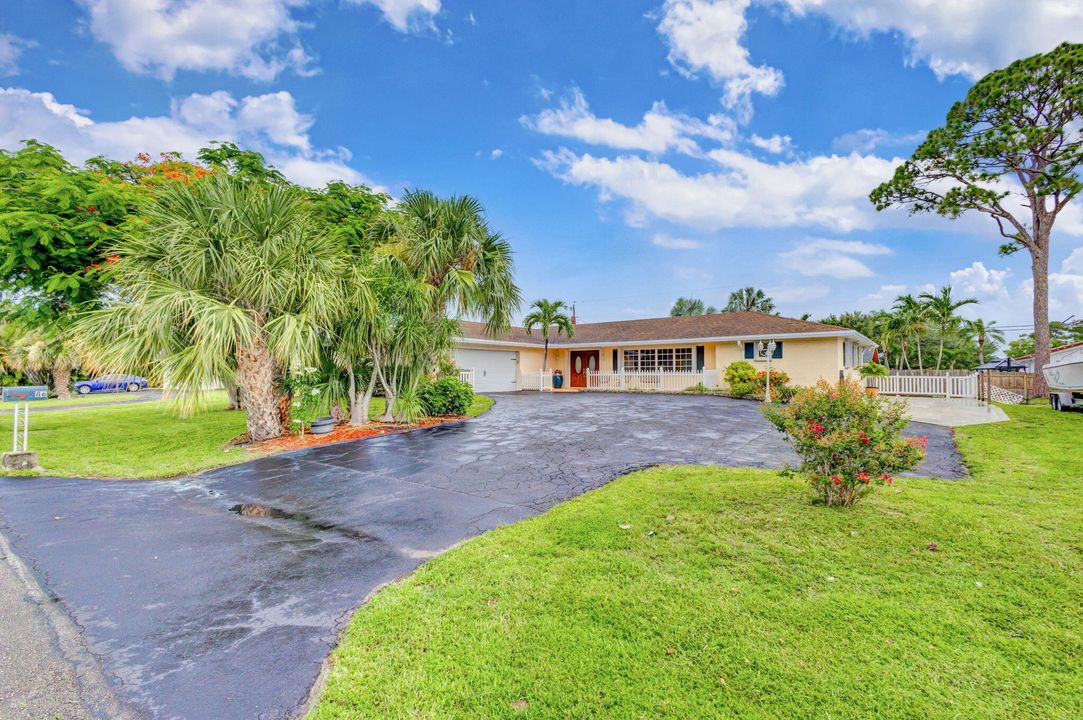 For Sale: $595,000 (4 beds, 2 baths, 2331 Square Feet)