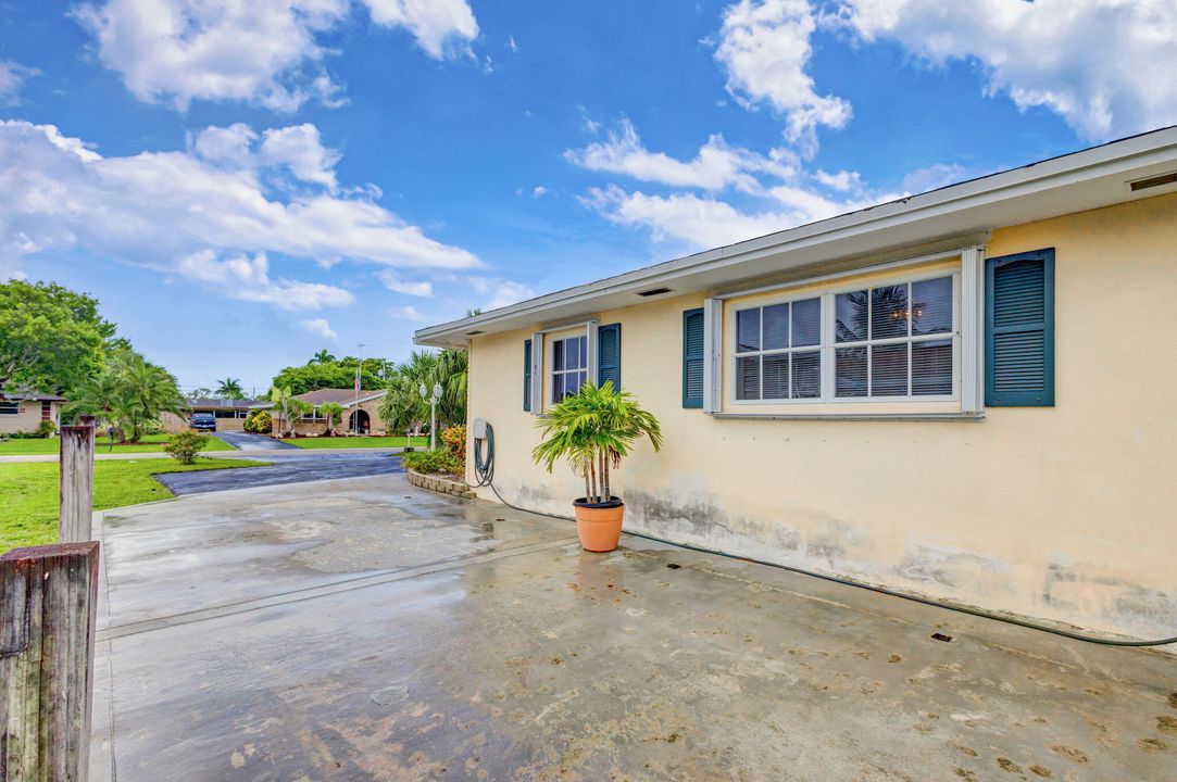 For Sale: $595,000 (4 beds, 2 baths, 2331 Square Feet)