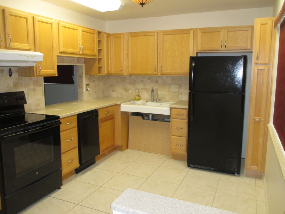 For Rent: $1,900 (2 beds, 2 baths, 1317 Square Feet)