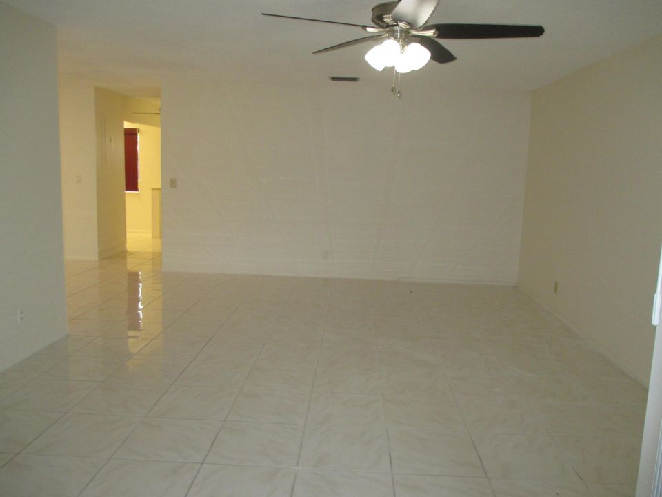 For Rent: $1,900 (2 beds, 2 baths, 1317 Square Feet)