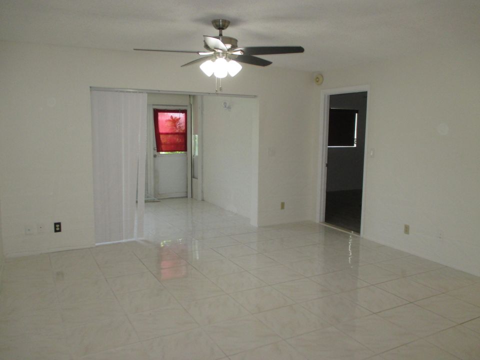 For Rent: $1,900 (2 beds, 2 baths, 1317 Square Feet)