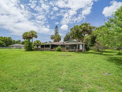 For Sale: $550,000 (3 beds, 2 baths, 2466 Square Feet)