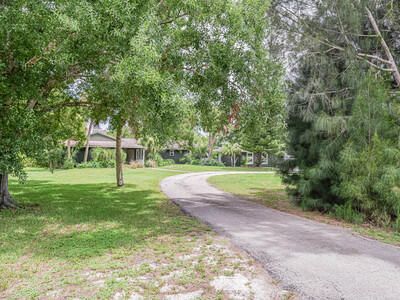 For Sale: $550,000 (3 beds, 2 baths, 2466 Square Feet)